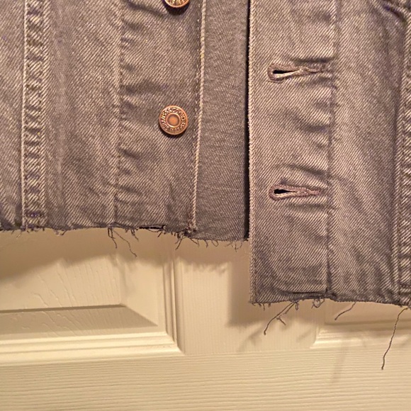 NWT Levi’s EX-BOYFRIEND HYBRID TRUCKER Black Jean Jacket with Sweatshirt Sleeves - Picture 7 of 9